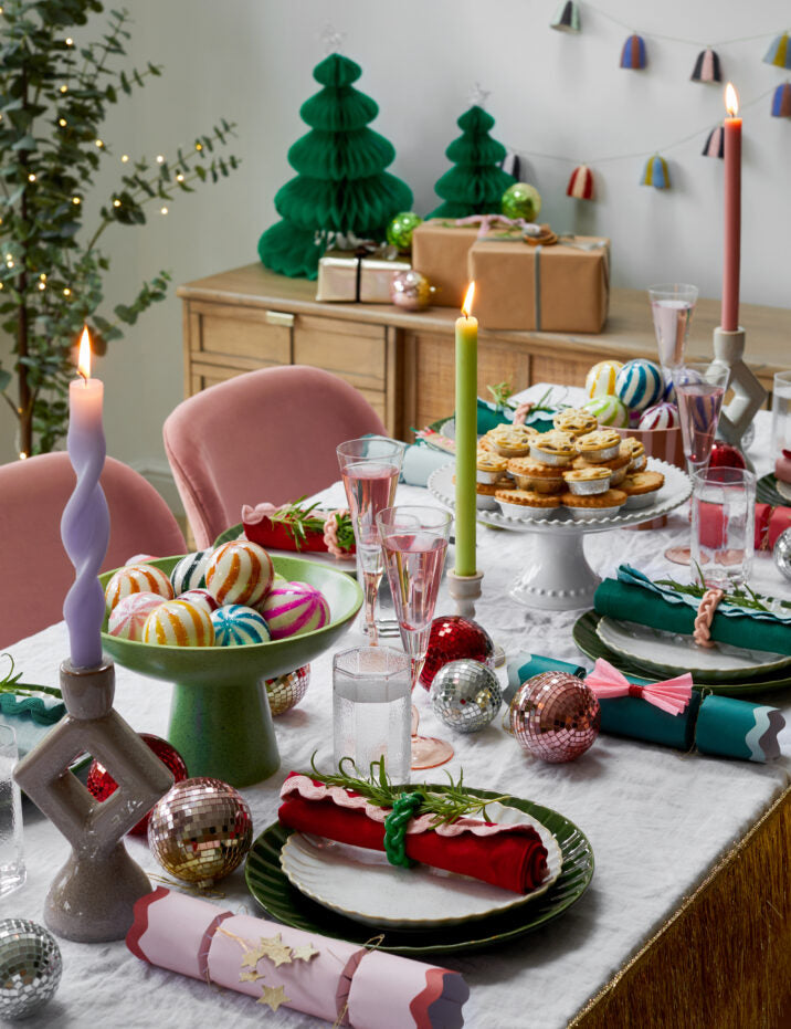 Two Ways to Dress your Christmas Table