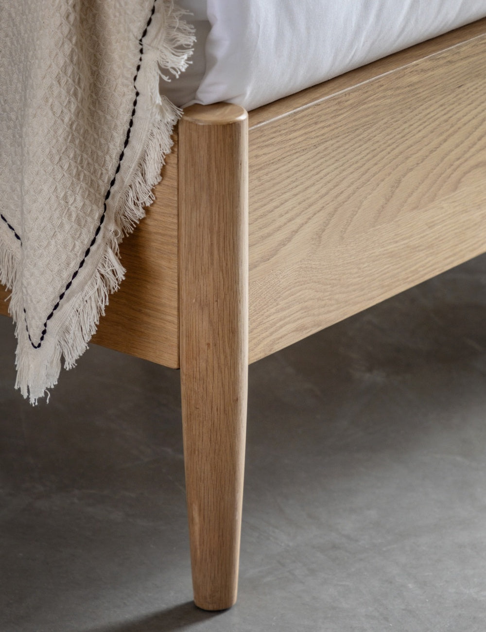 Eden Spindle Bed