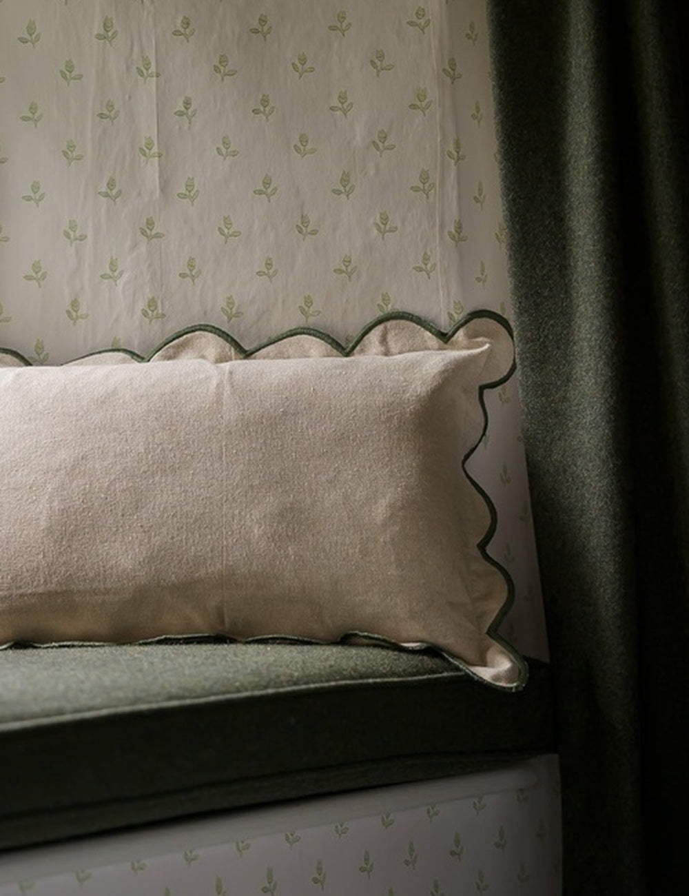 Scallop Cushion in Moss