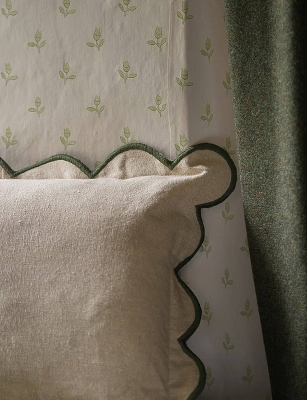 Scallop Cushion in Moss