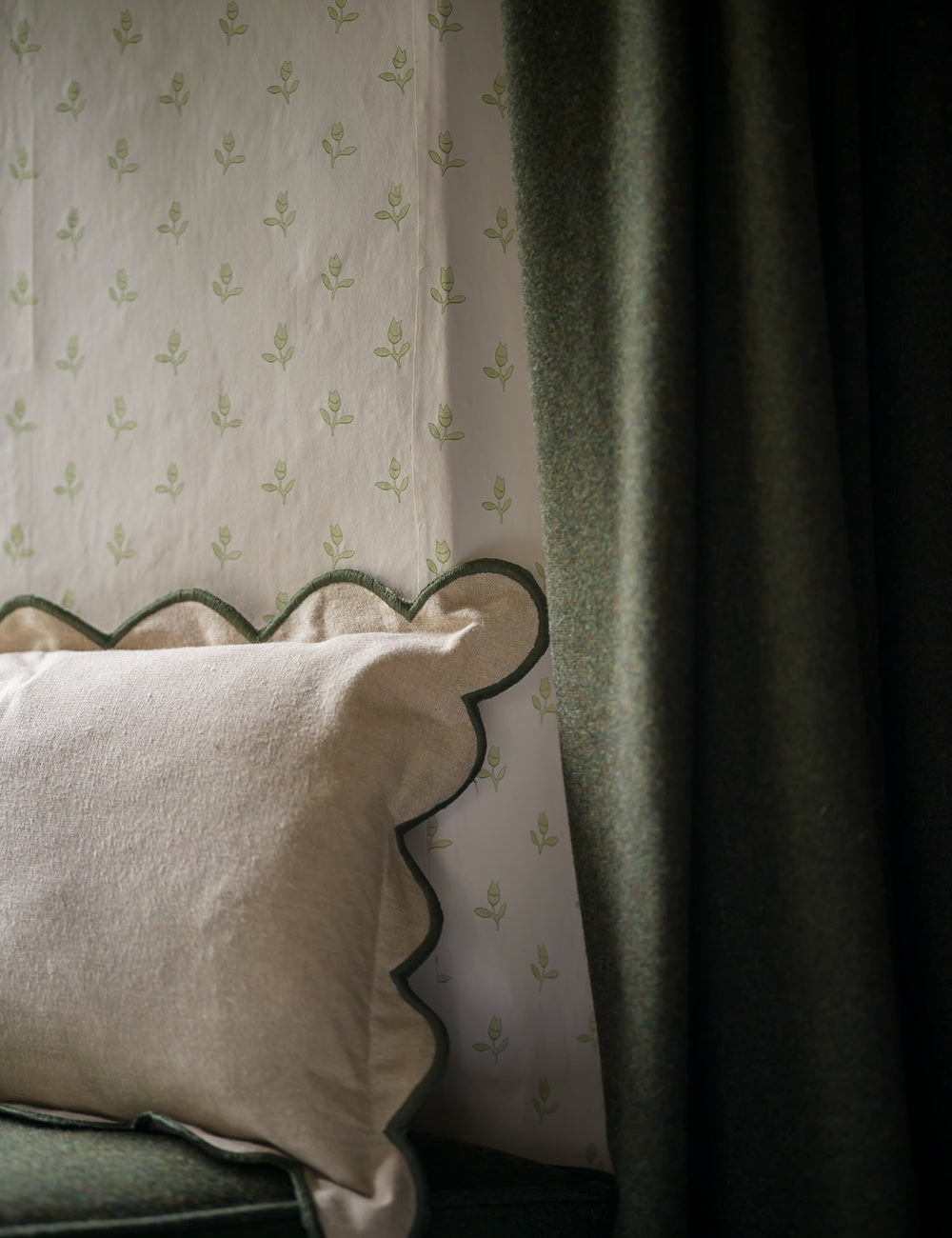 Scallop Cushion in Moss