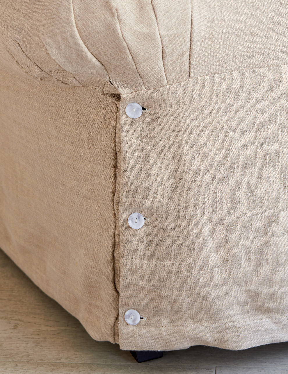 Nora Sofa buttons