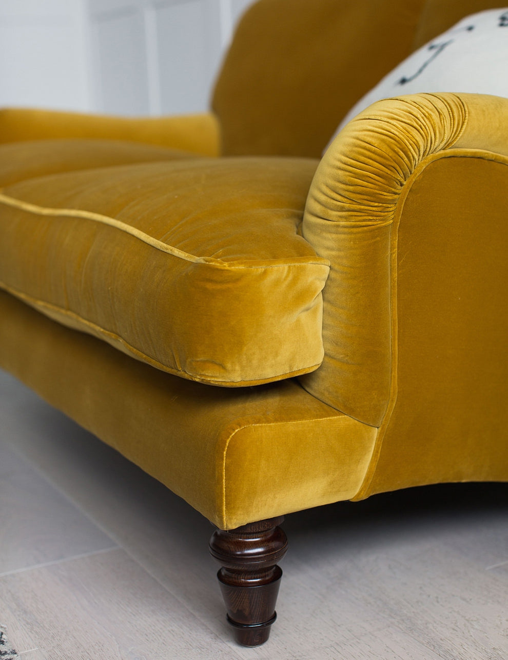Mabel Sofa 